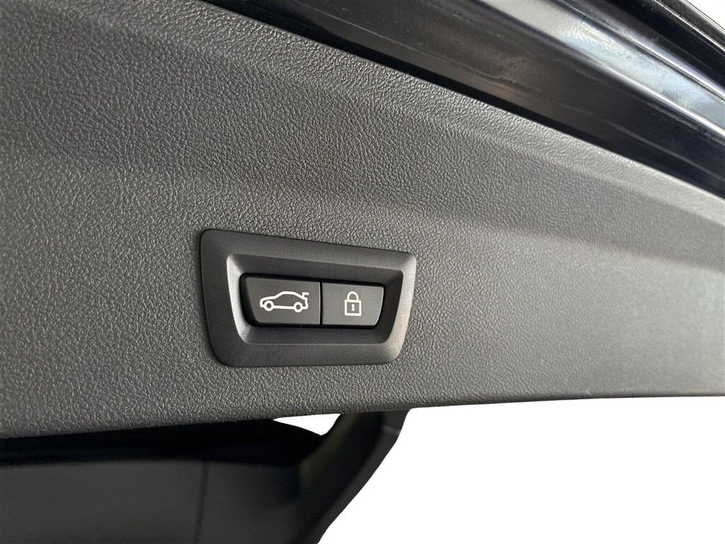BMW iX3 M-Sport Charged Plus generic.image 8