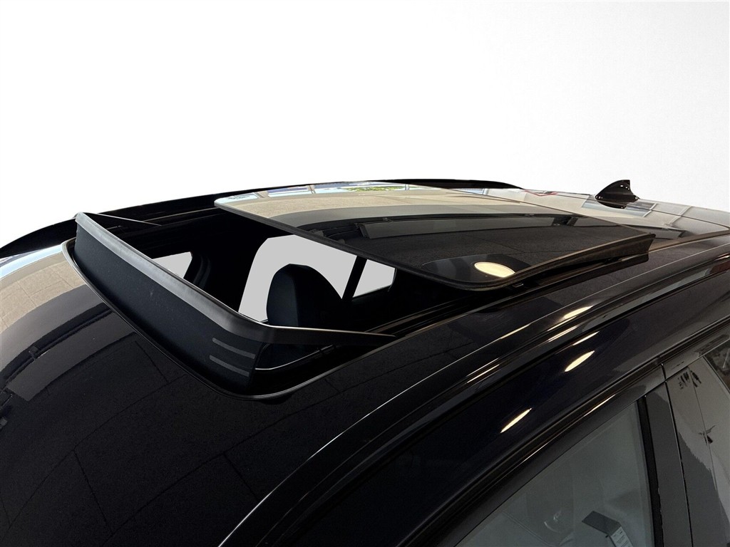BMW iX3 M-Sport Charged Plus generic.image 3
