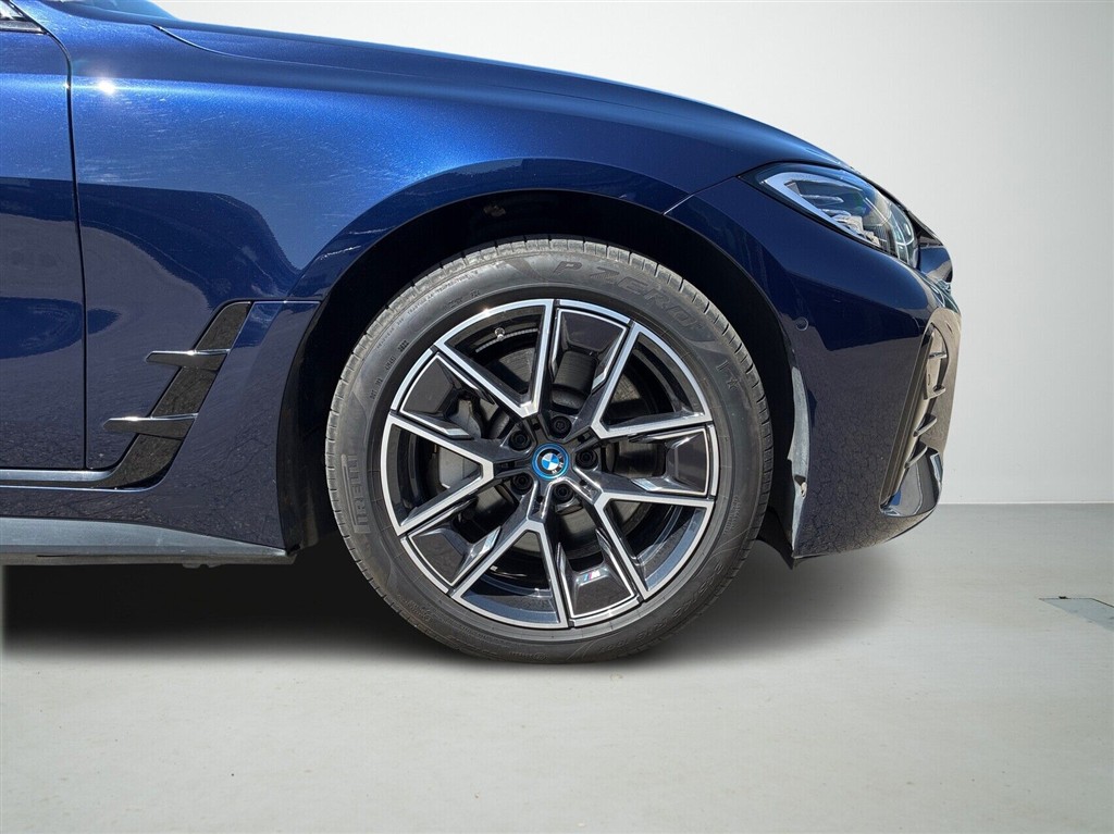 BMW i4 Fully Charged M-Sport billede 13