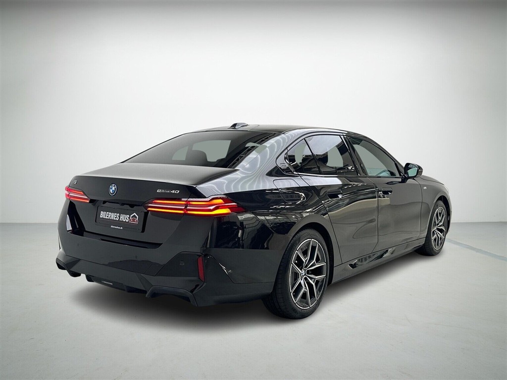 BMW i5 Fully Charged billede 2