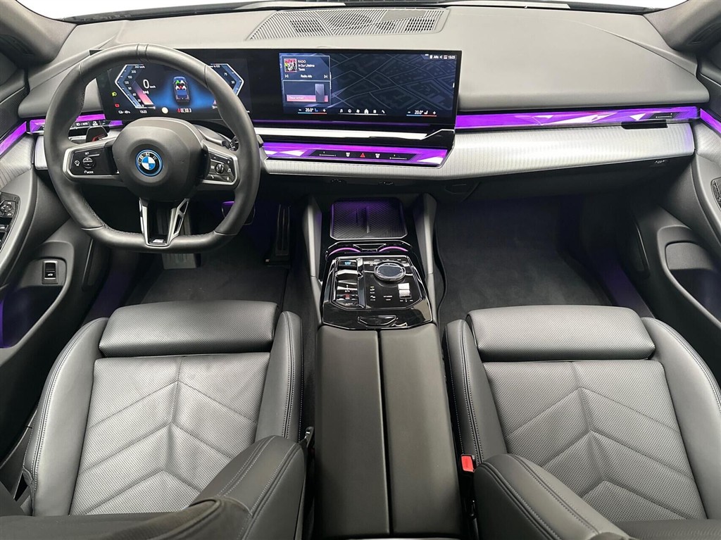 BMW i5 Fully Charged billede 5