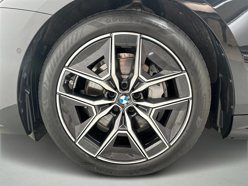 BMW i5 Fully Charged billede 9
