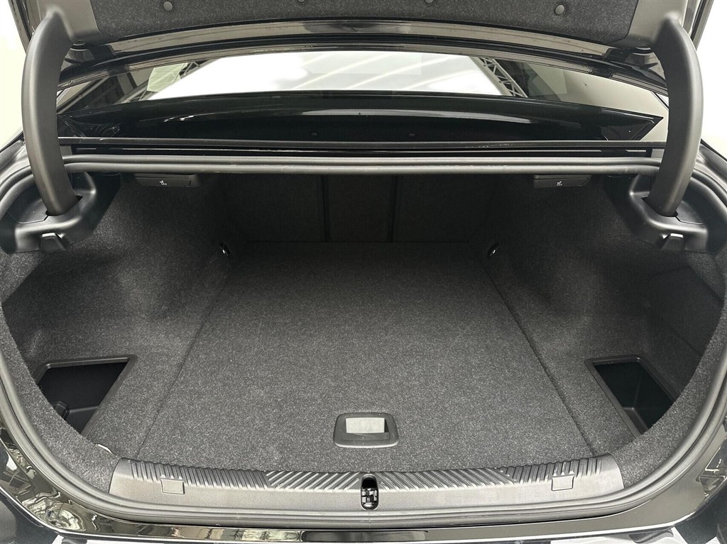 BMW i5 Fully Charged billede 14