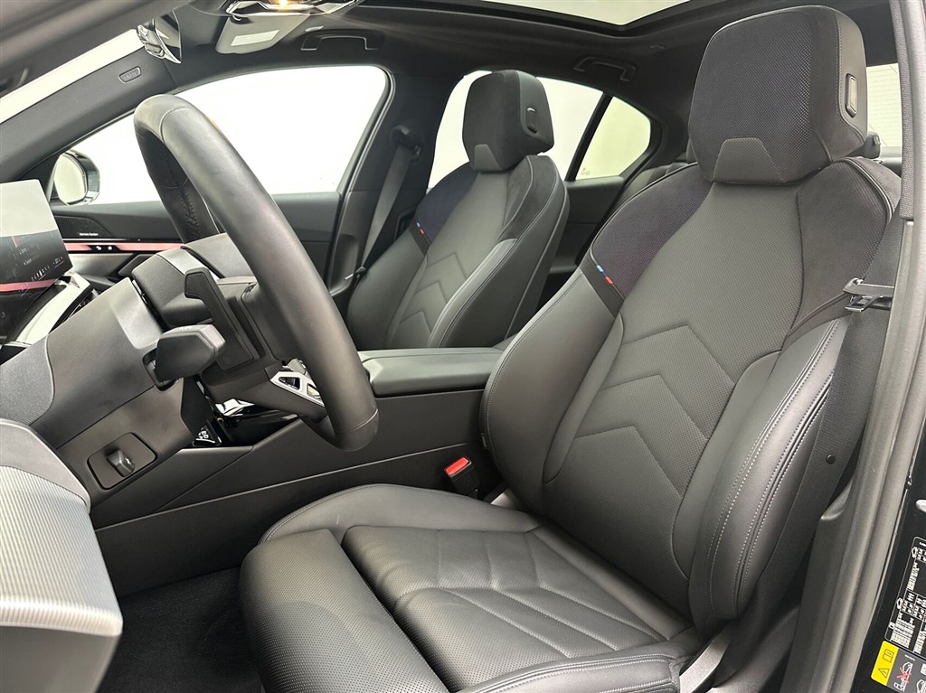 BMW i5 Fully Charged billede 18