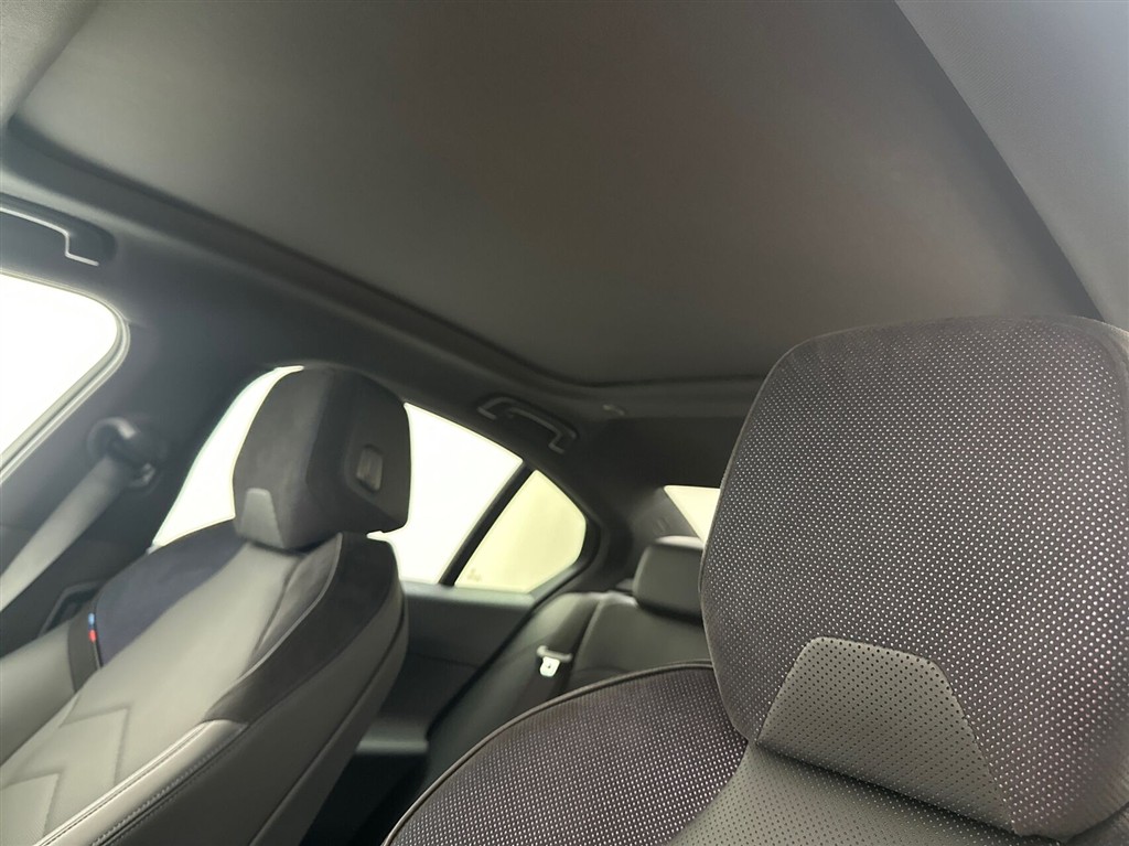 BMW i5 Fully Charged billede 24