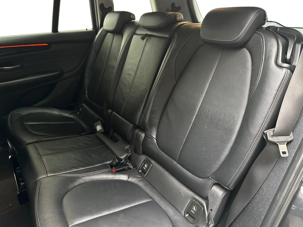 BMW 218i Advantage billede 13