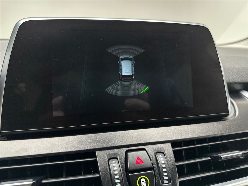 BMW 218i Advantage billede 17