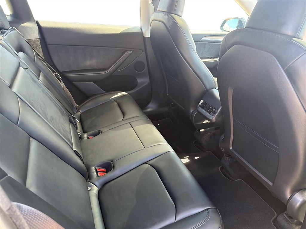 Tesla Model Y Long Range billede 12