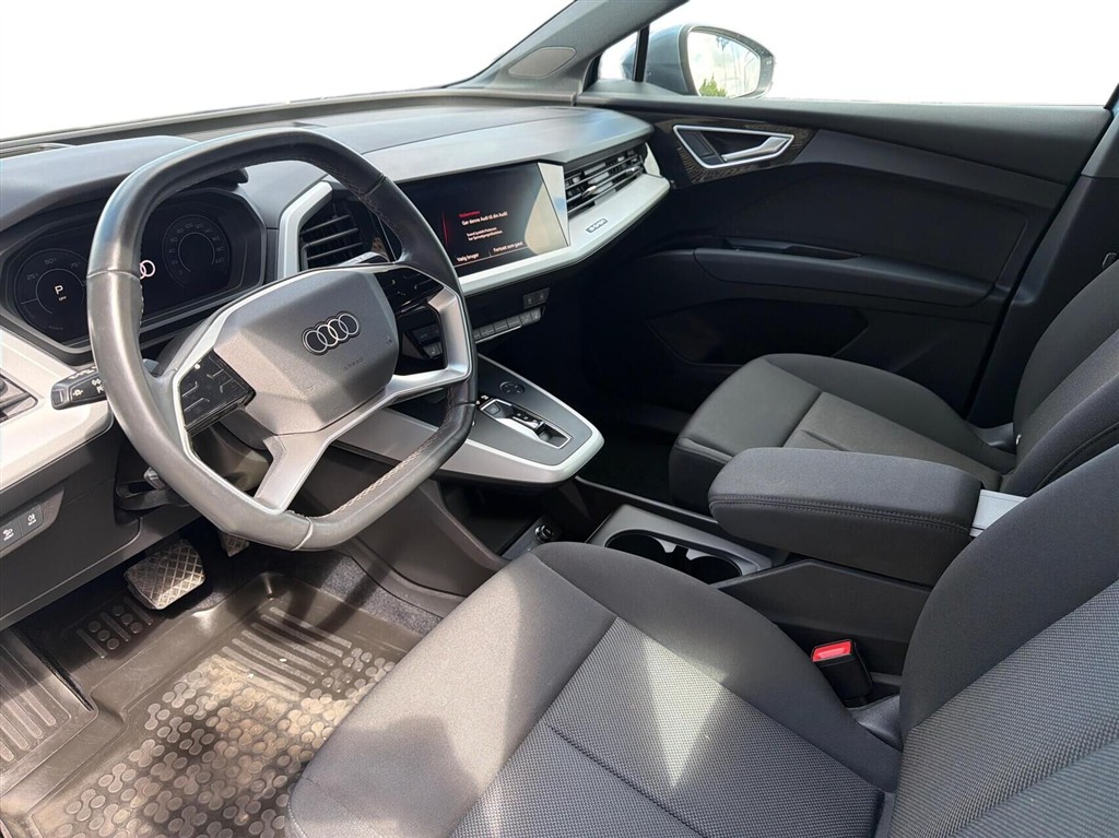 Audi Q4 Attitude generic.image 3