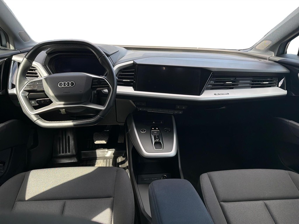 Audi Q4 Attitude generic.image 4