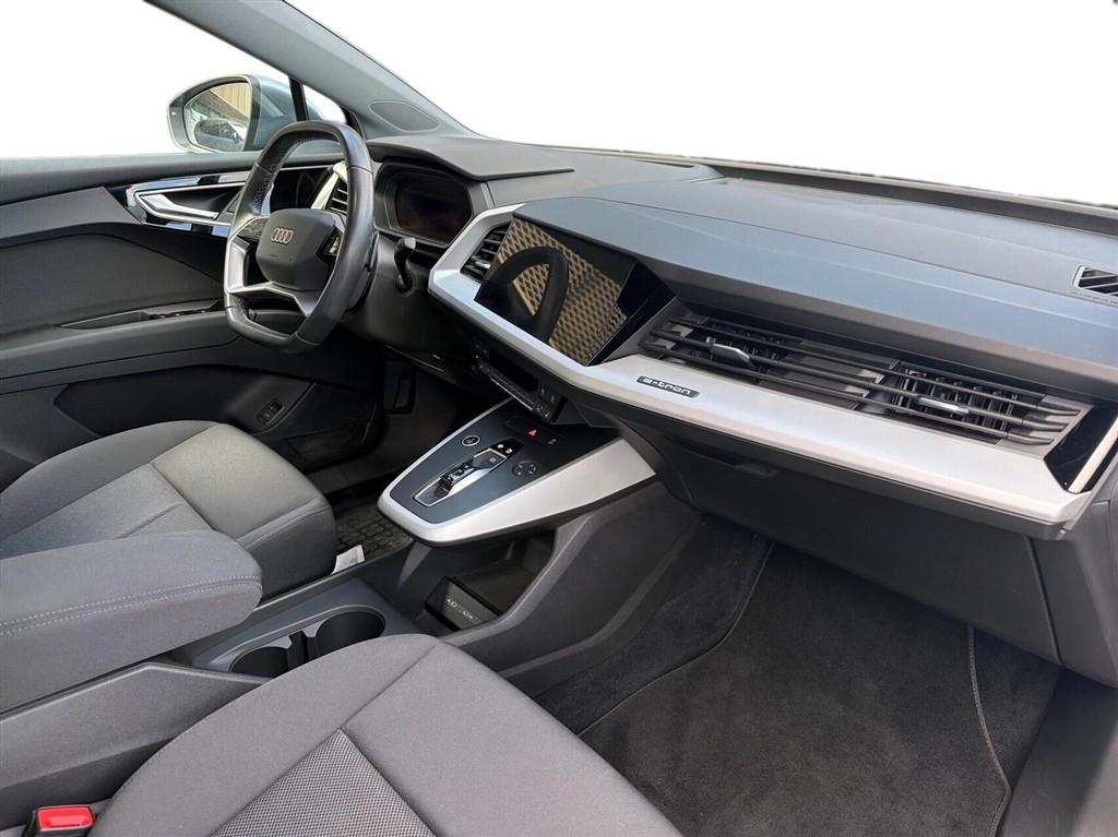 Audi Q4 Attitude generic.image 10