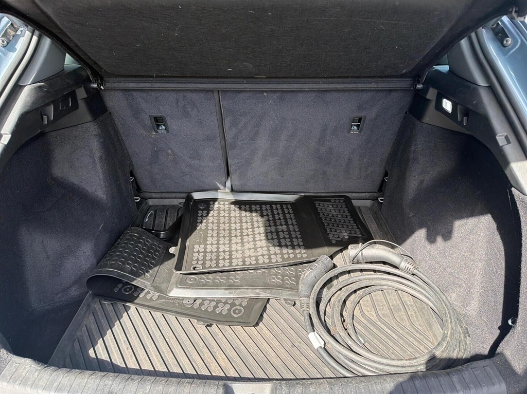 Audi Q4 Attitude generic.image 13