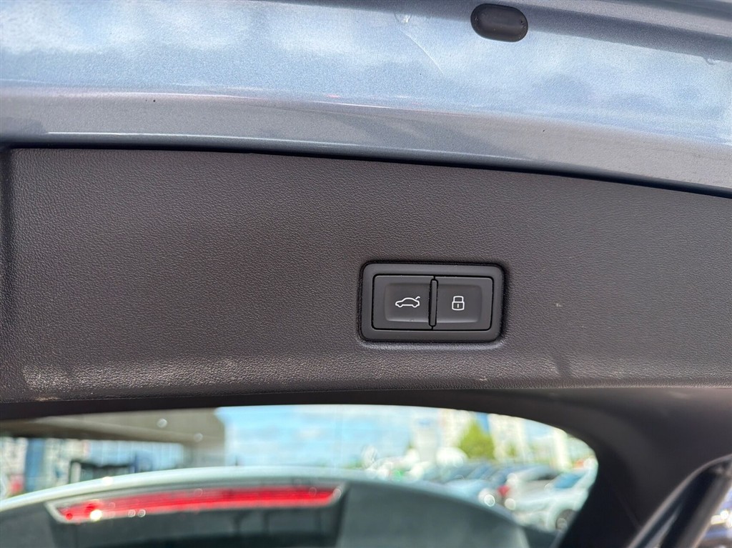 Audi Q4 Attitude generic.image 22
