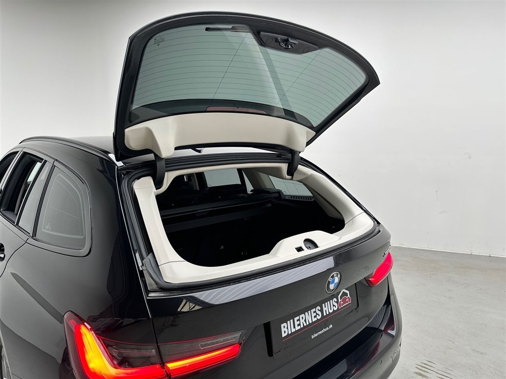 BMW 320i Sport Line billede 23