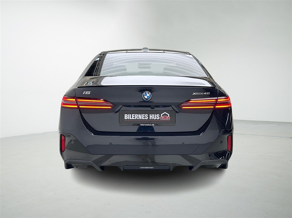 BMW i5 Fully Charged billede 8