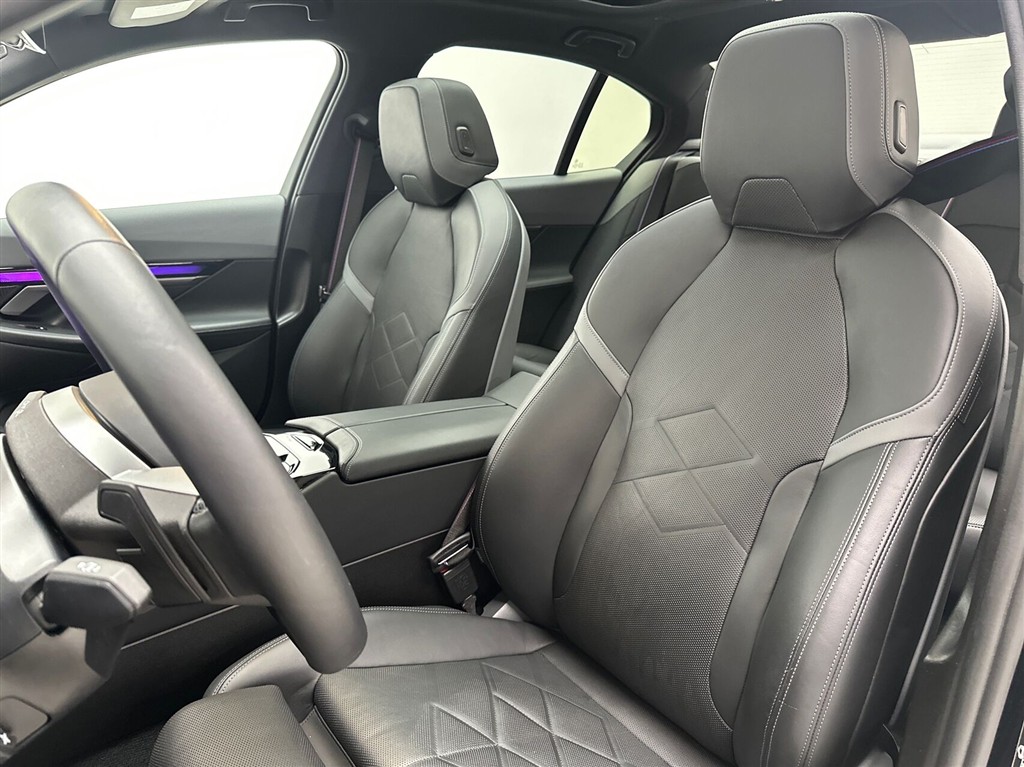 BMW i5 Fully Charged billede 19