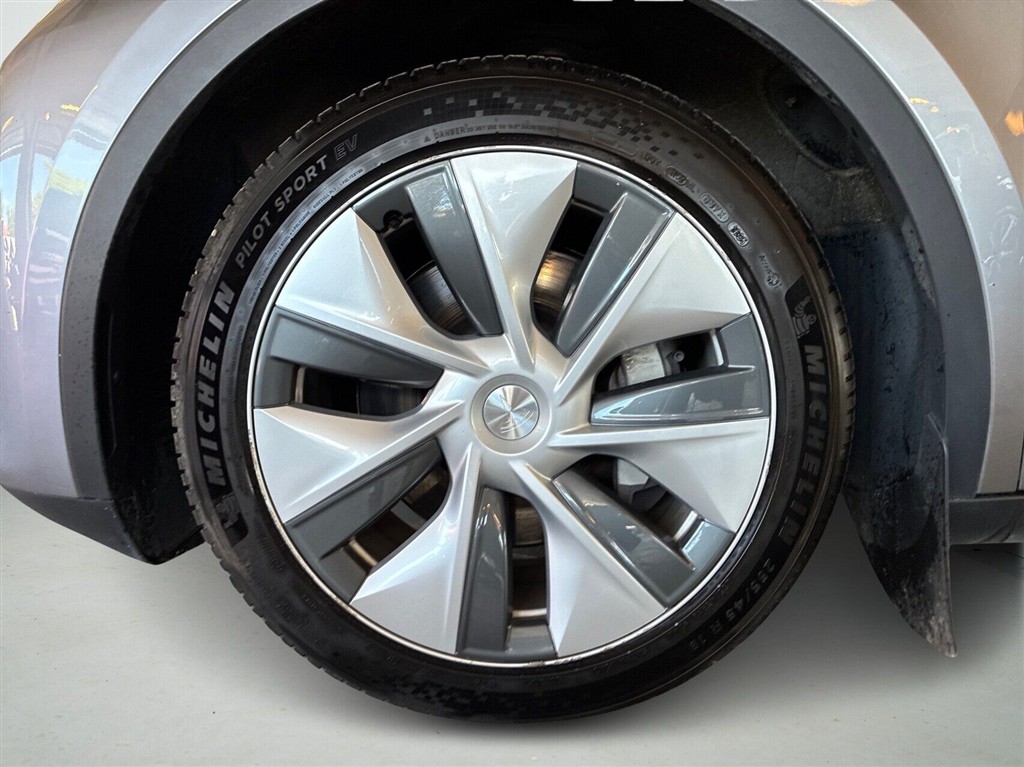 Tesla Model Y Long Range billede 8