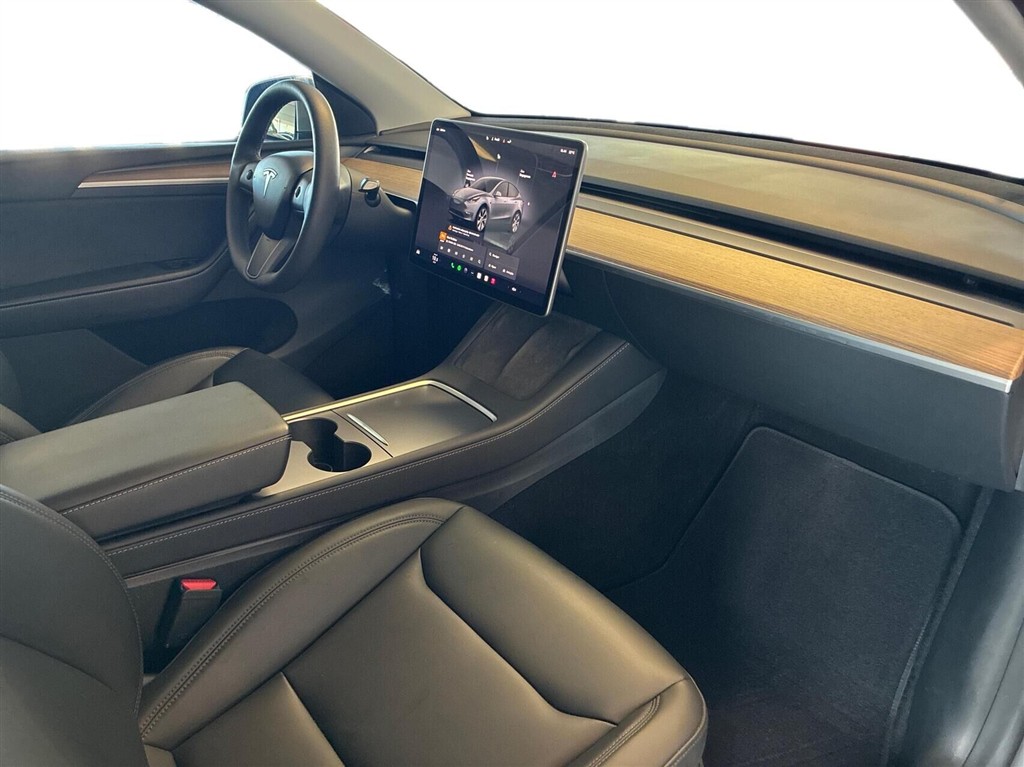 Tesla Model Y Long Range billede 10