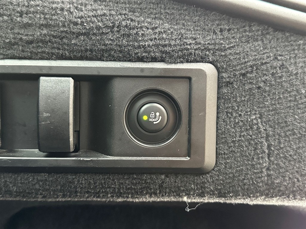 BMW i4 Fully Charged generic.image 24