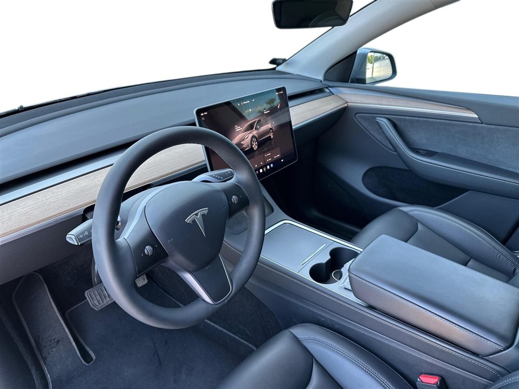 Tesla Model Y Long Range billede 3