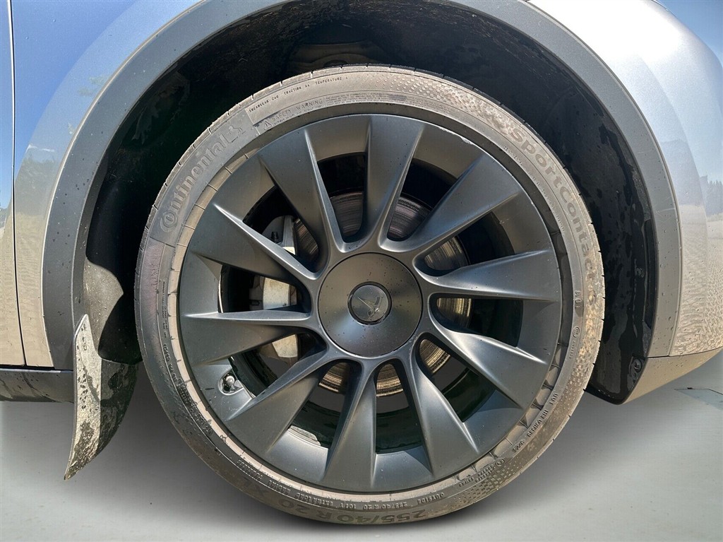 Tesla Model Y Long Range billede 8