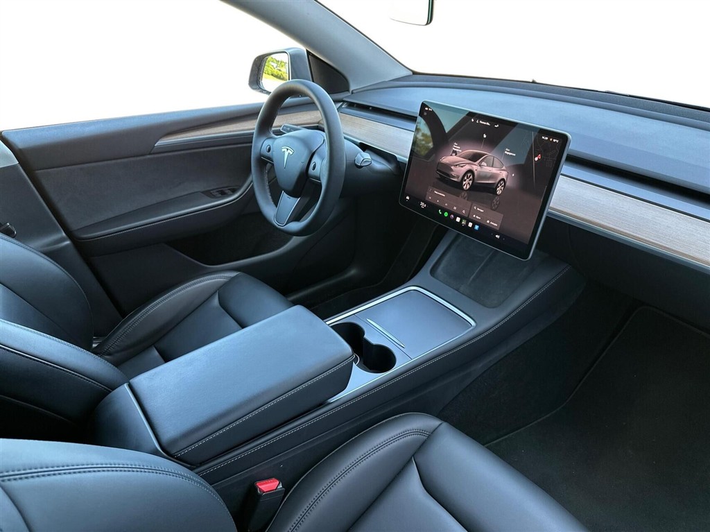 Tesla Model Y Long Range billede 10