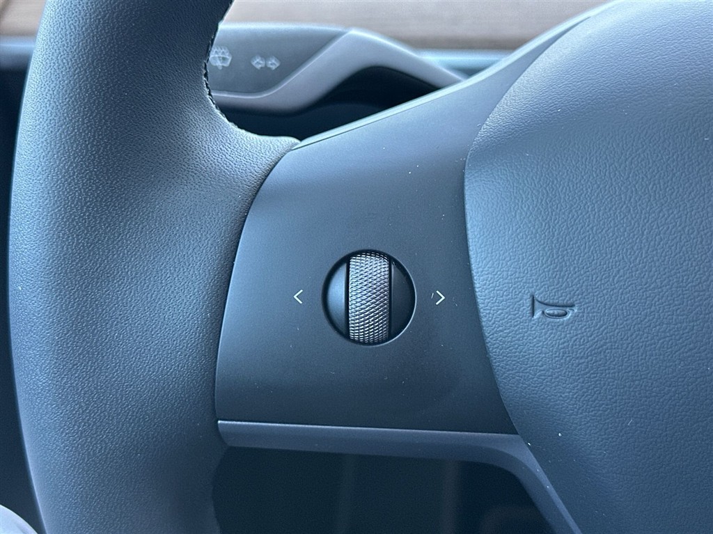 Tesla Model Y Long Range billede 14