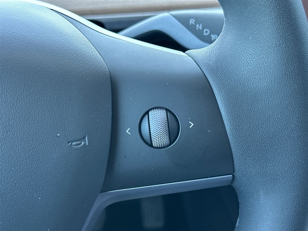 Tesla Model Y Long Range billede 15