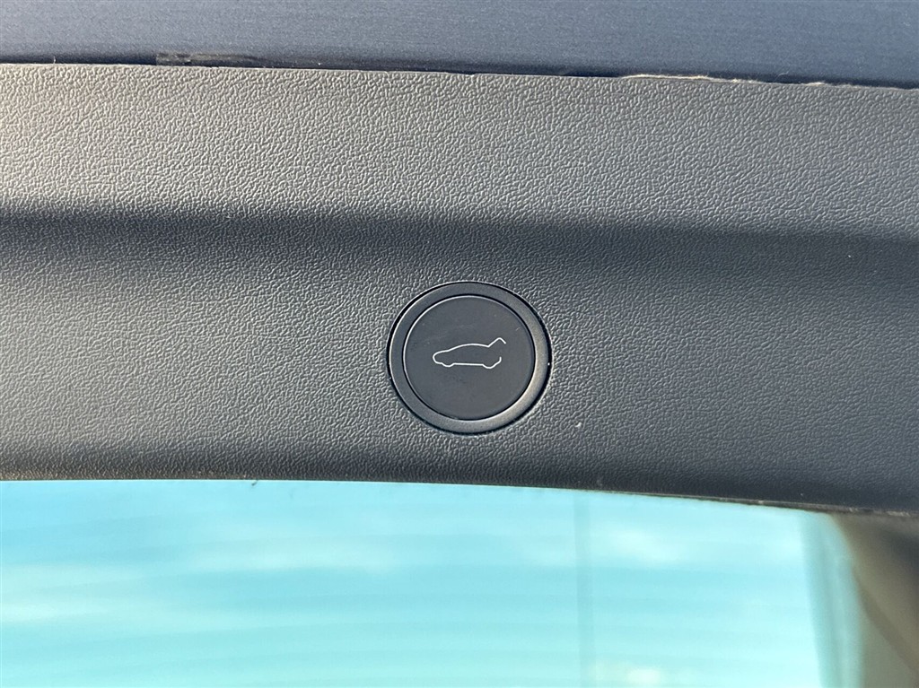 Tesla Model Y Long Range billede 17