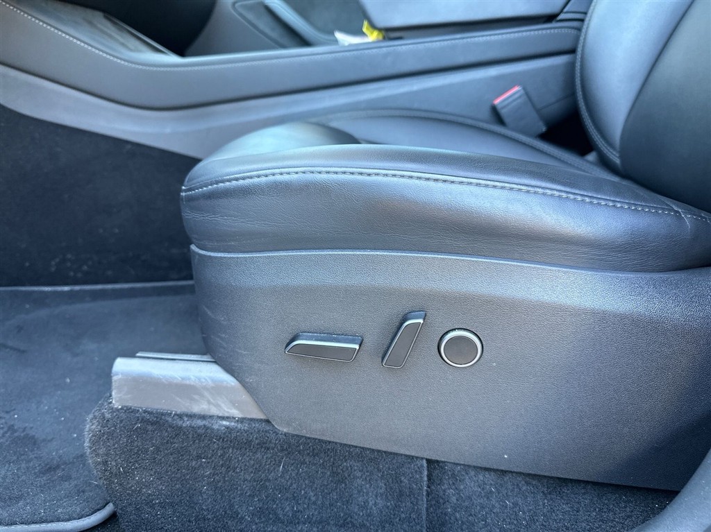 Tesla Model Y Long Range billede 18