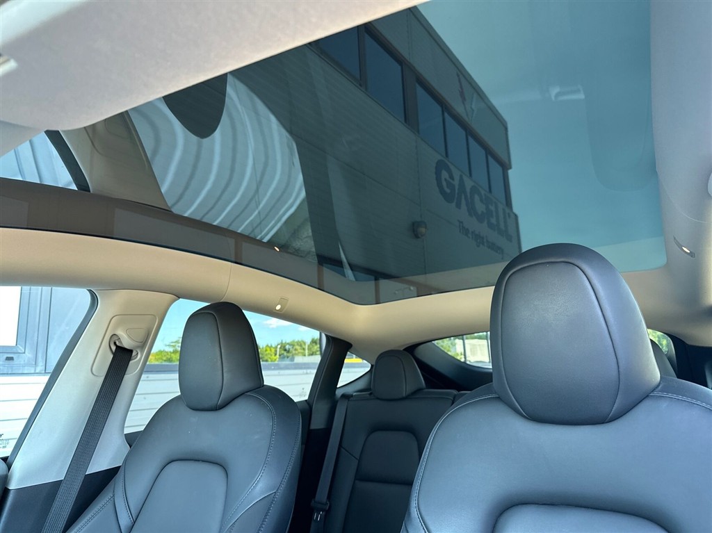 Tesla Model Y Long Range billede 19