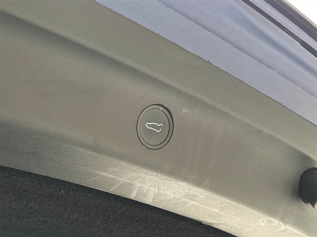 Tesla Model Y Long Range billede 21