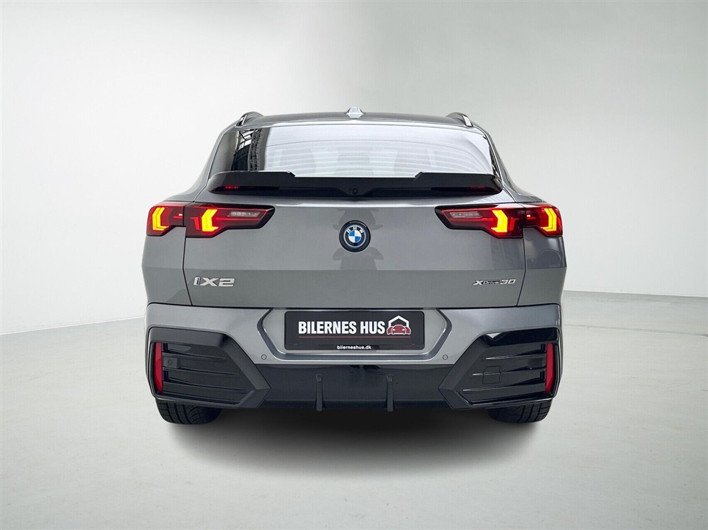 BMW iX2 M-Sport billede 8