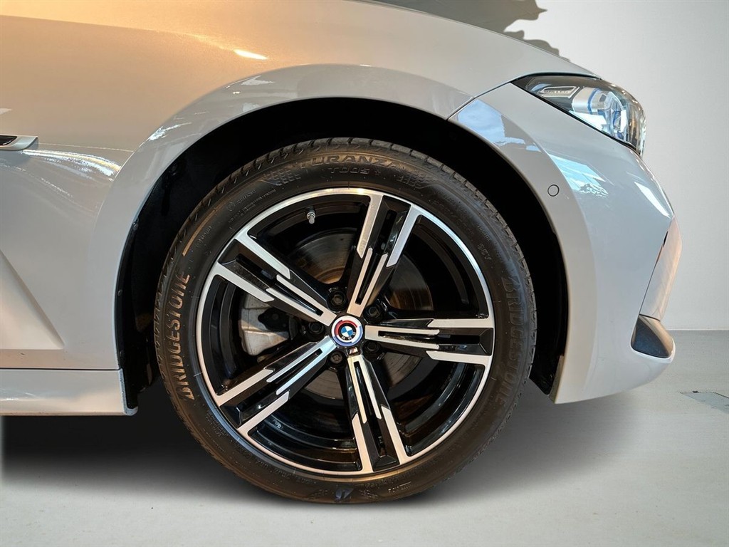 BMW 330e M-Sport billede 8