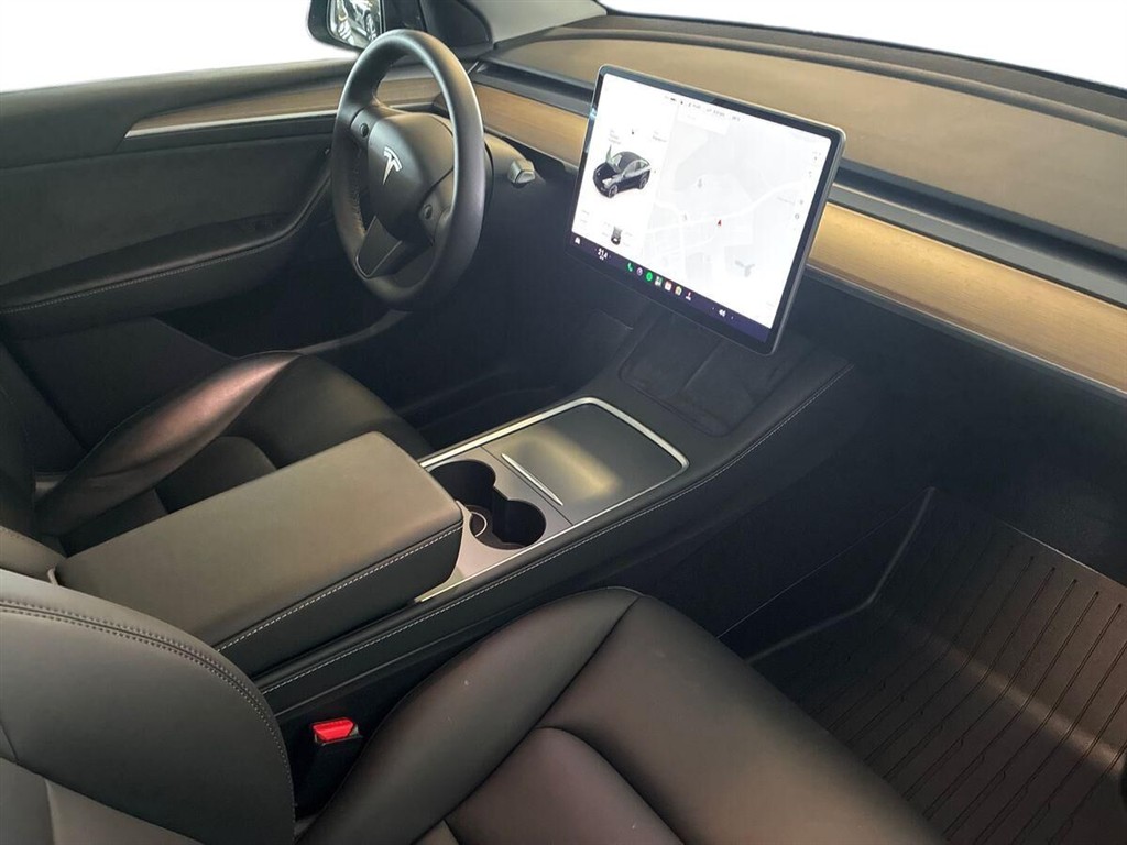 Tesla Model Y Long Range billede 12
