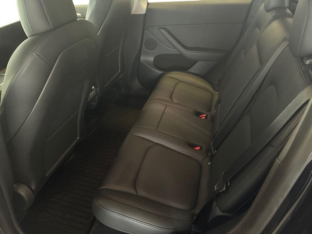 Tesla Model Y Long Range billede 14