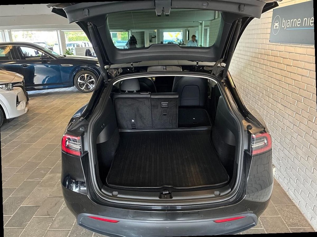 Tesla Model Y Long Range billede 15