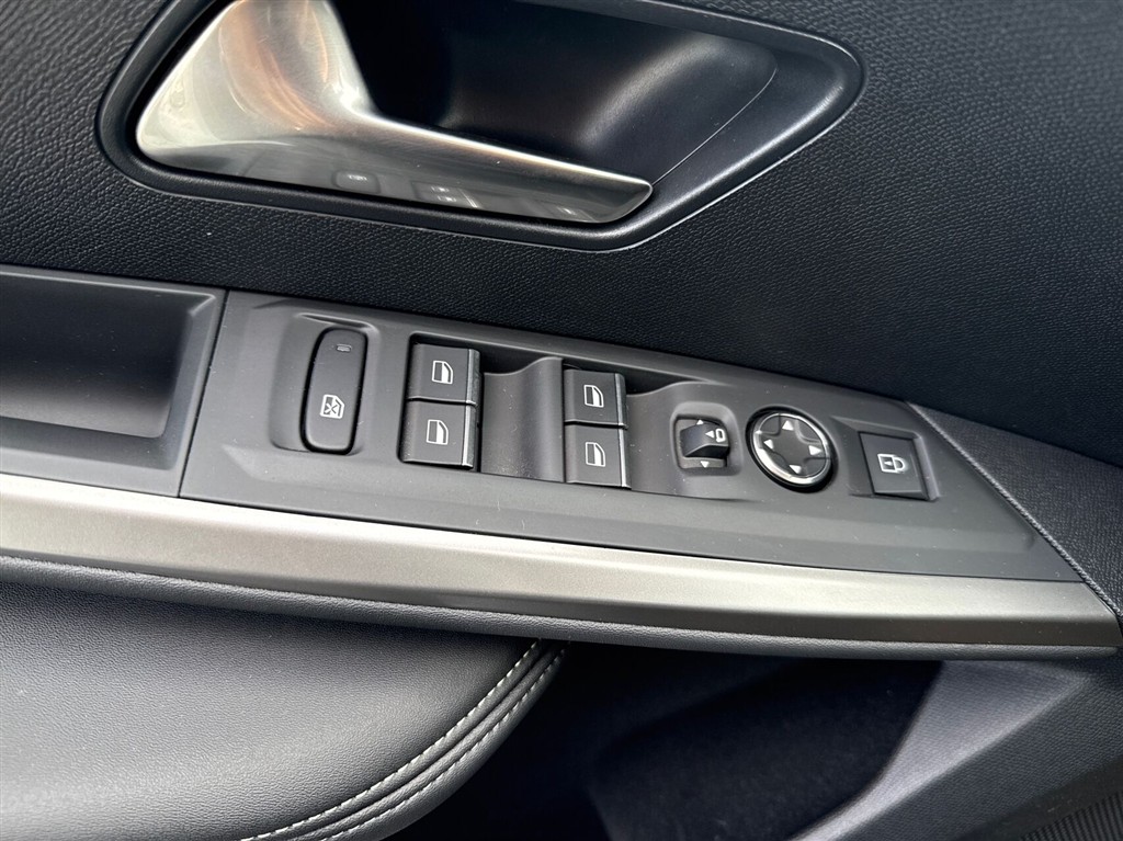 Peugeot e-5008 GT billede 16