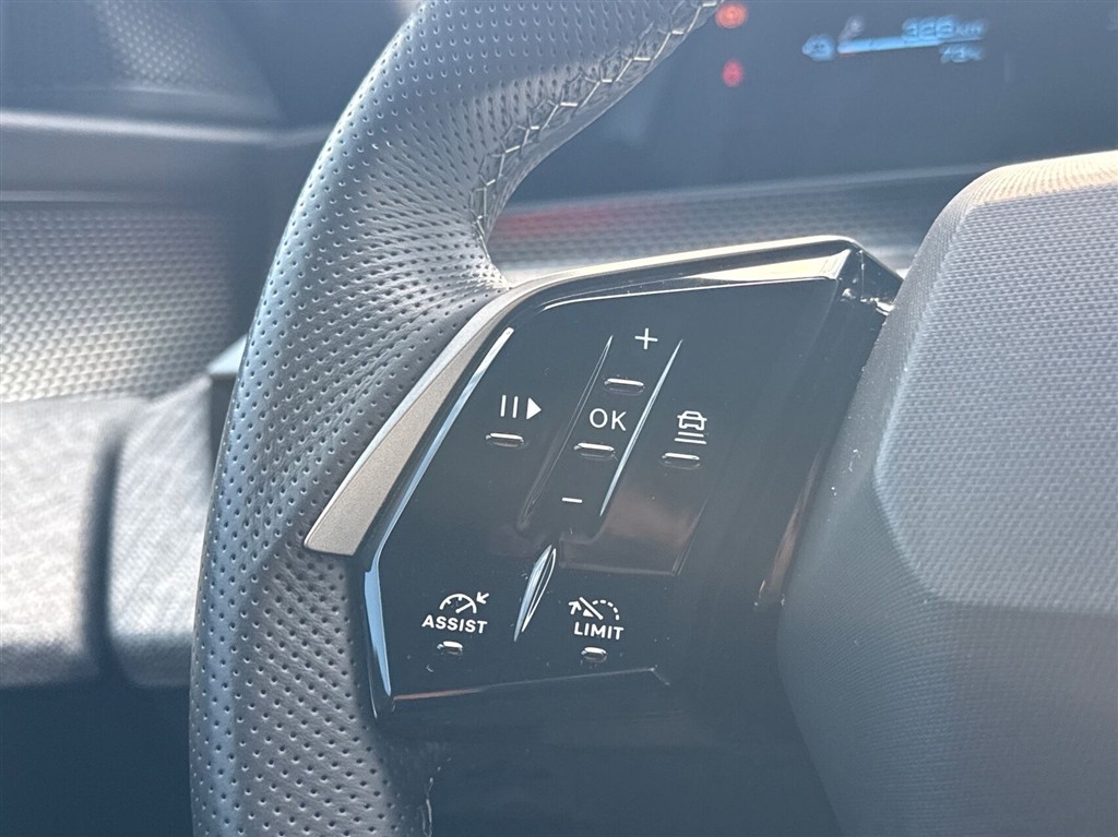 Peugeot e-5008 GT billede 17