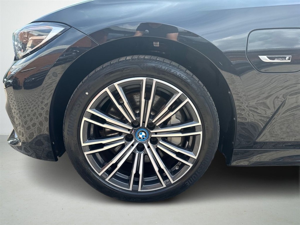 BMW 330e M-Sport billede 6