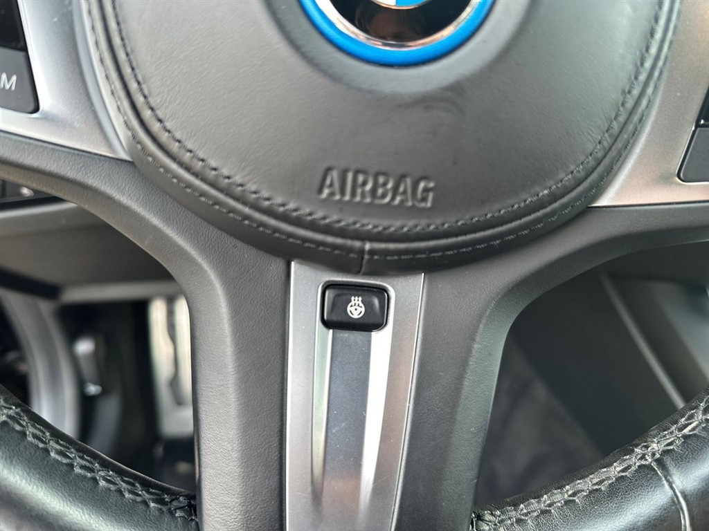 BMW 330e M-Sport billede 19