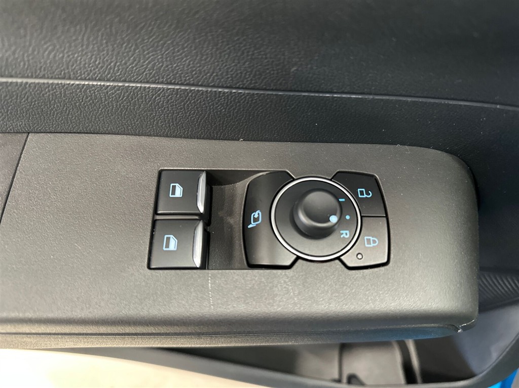 Ford E-Transit Courier Limited billede 15