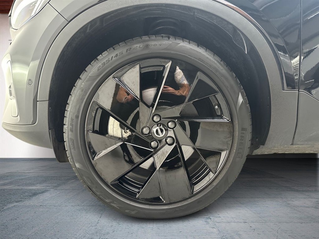 Volvo EC40 Black Edition billede 10