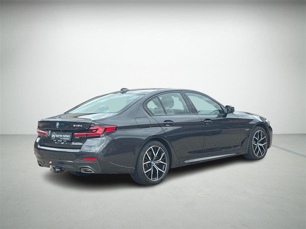 BMW 545e M-Sport billede 2