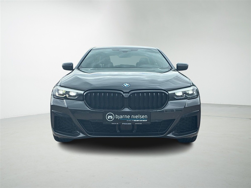 BMW 545e M-Sport billede 8