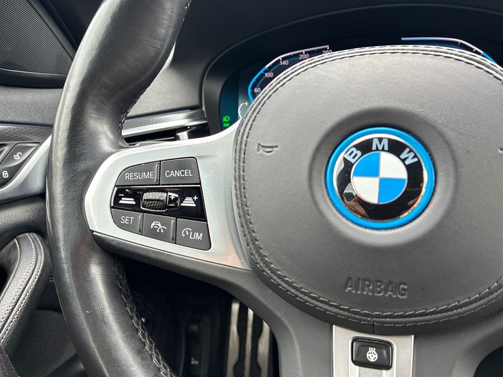 BMW 545e M-Sport billede 19