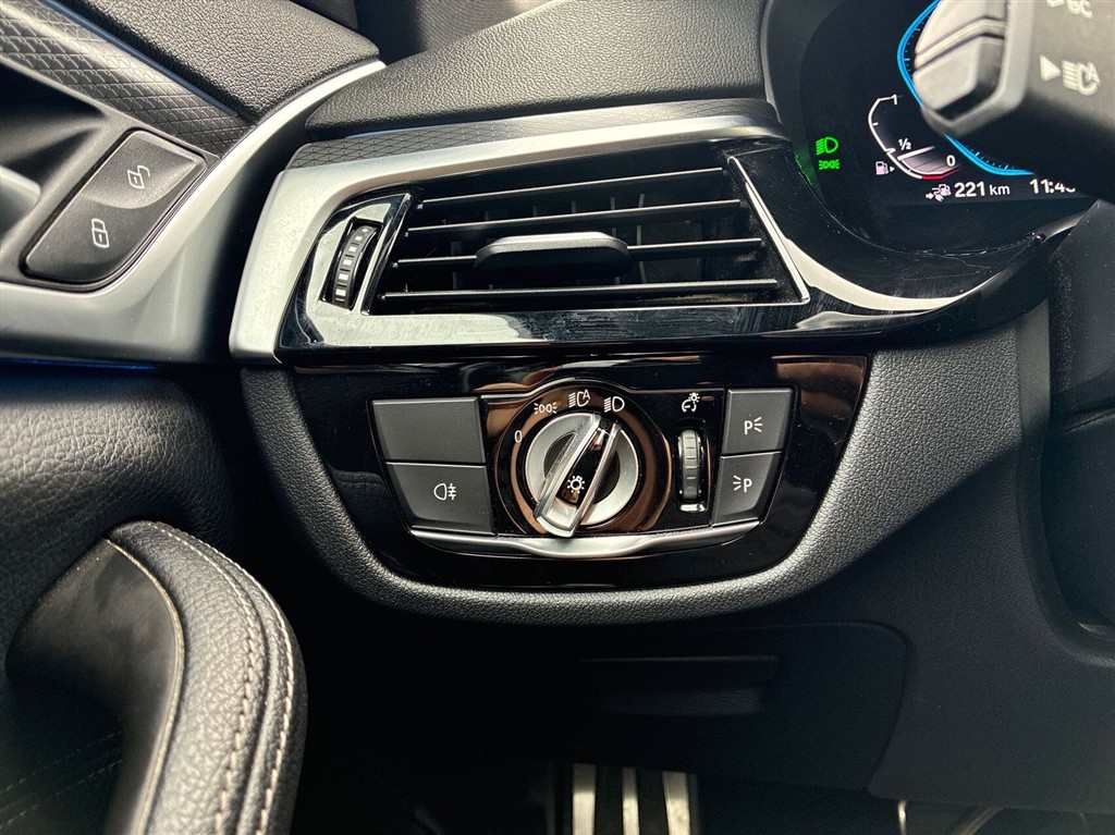 BMW 545e M-Sport billede 22