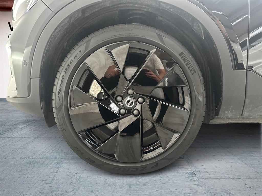 Volvo EX40 Black Edition billede 10