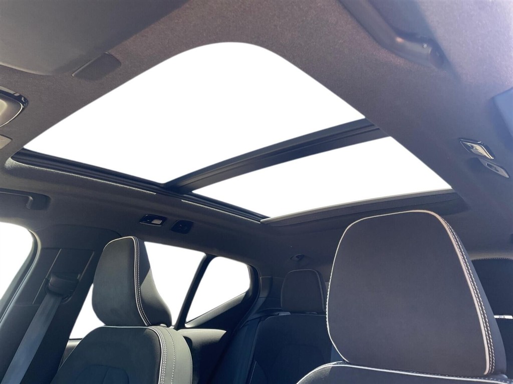 Volvo EX40 Black Edition billede 24