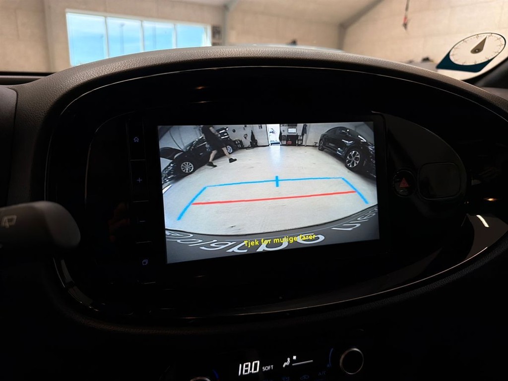 Toyota Aygo X-Press billede 14